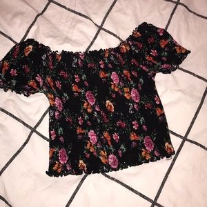 Ribbed stretchy floral top!